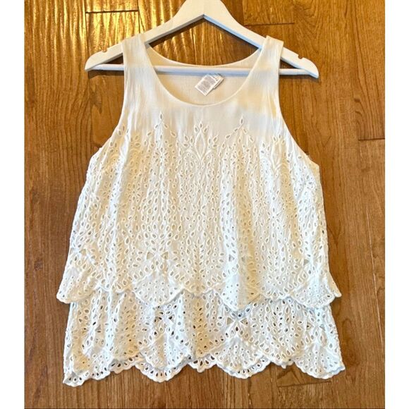 Cabi Frolic white eyelet tiered sleeveless top size M - Picture 2 of 12